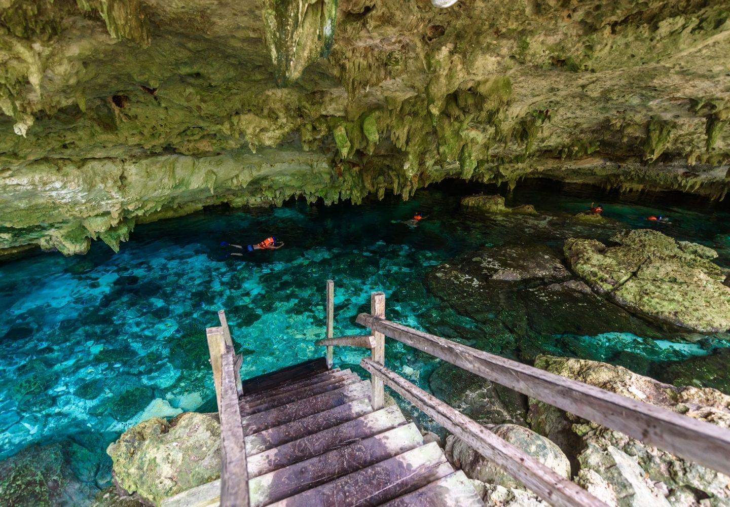 Cenote dos ojos mexico