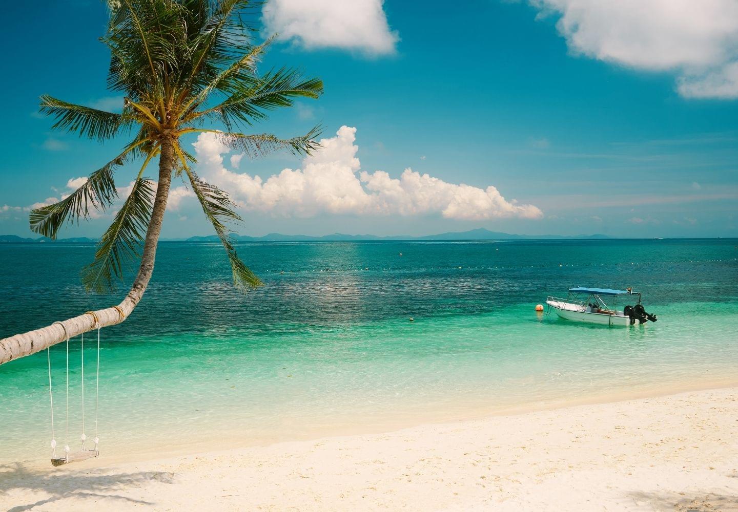 sandy beach on Rawa Island