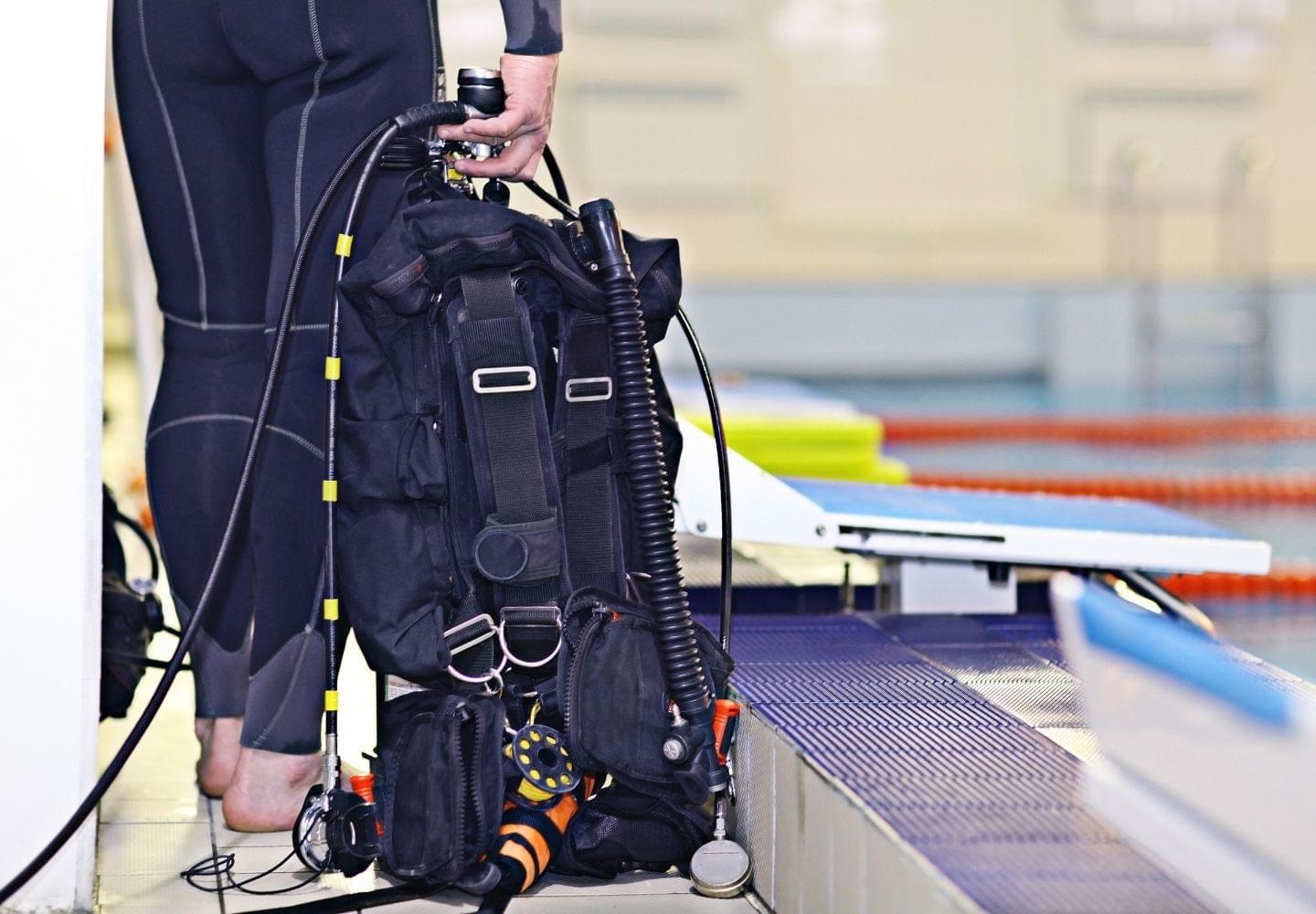 scuba dive gear near pool