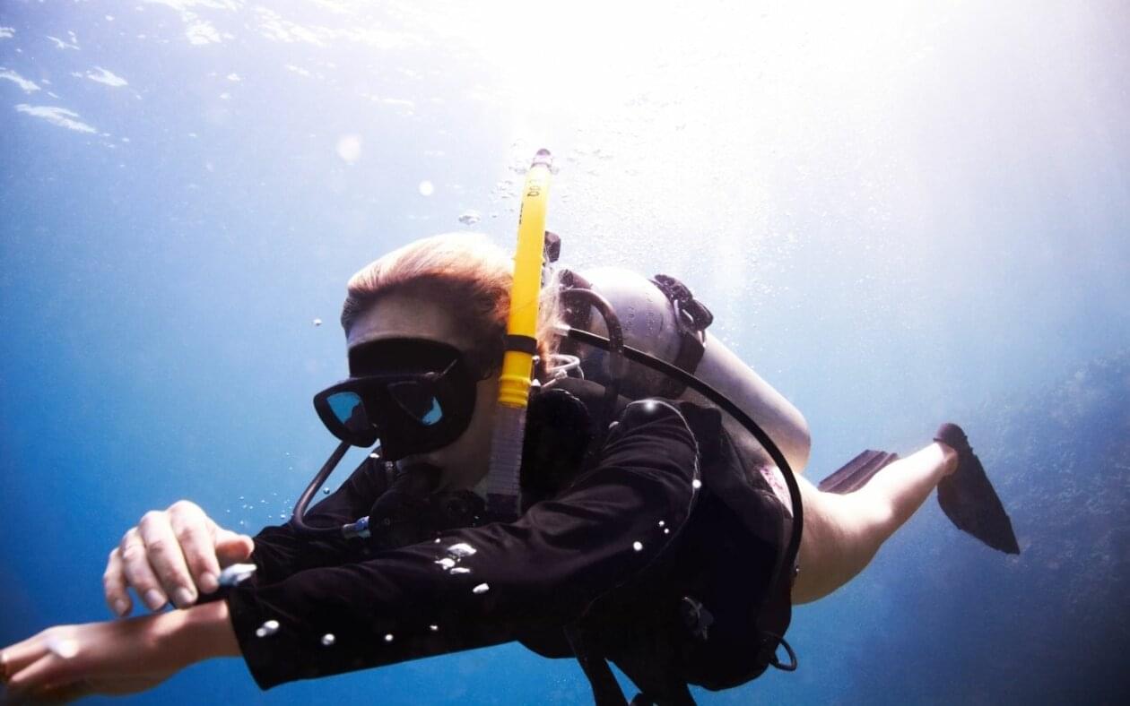 best-dive-computer-our-picks-for-every-budget-and-scuba-level-outsiderview