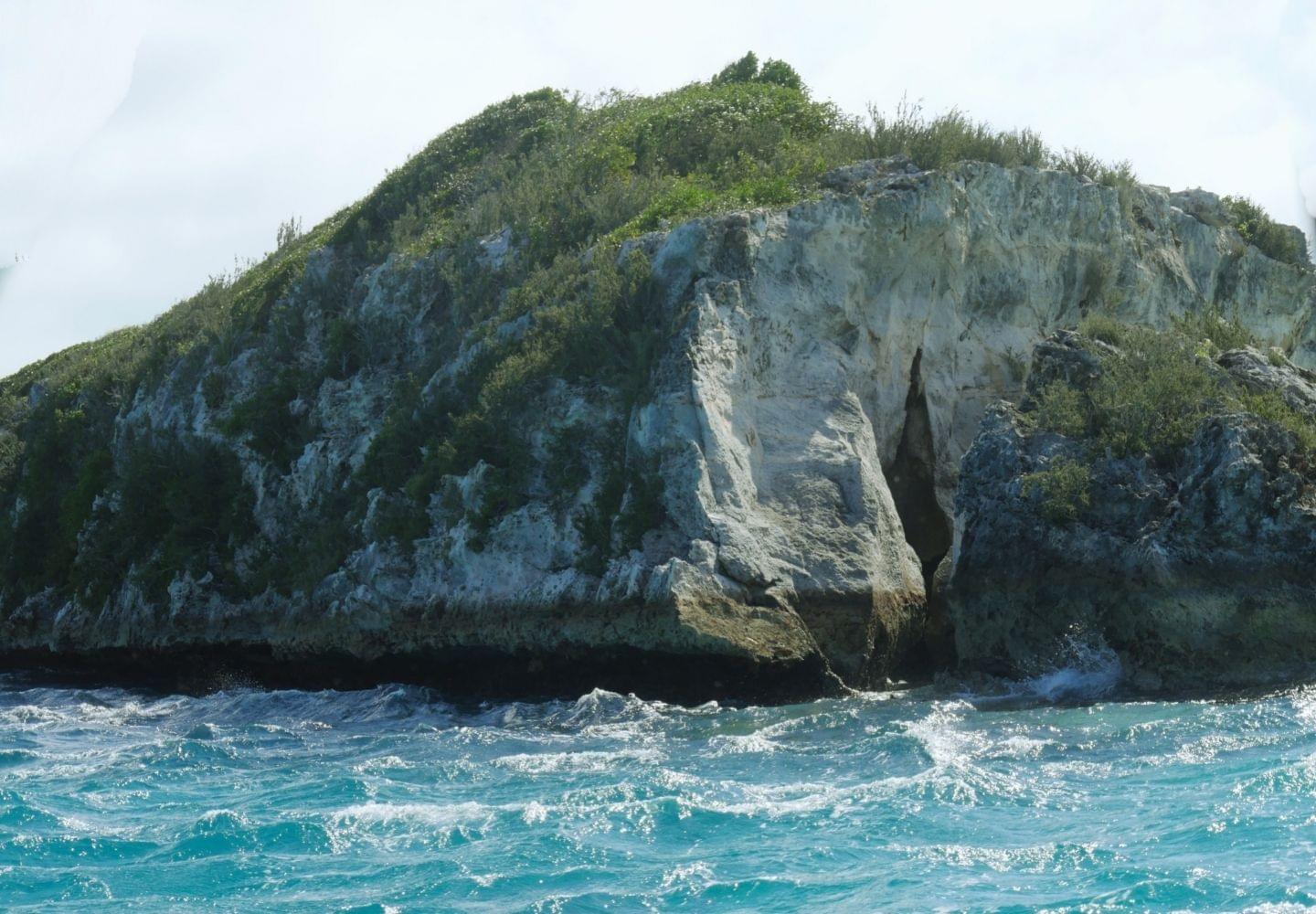 Thunderball Grotto Cave exuma